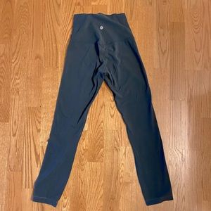 Lululemon size 2 green/blue 23” inseam align leggings